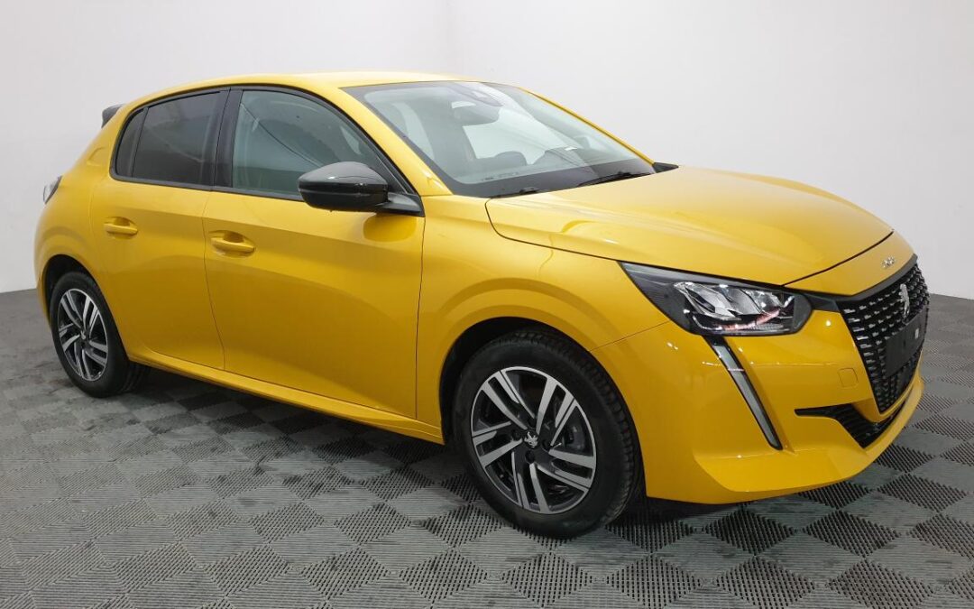 PEUGEOT 208