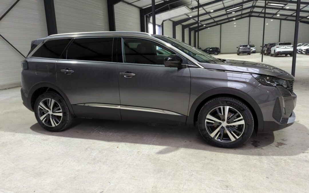 PEUGEOT 5008