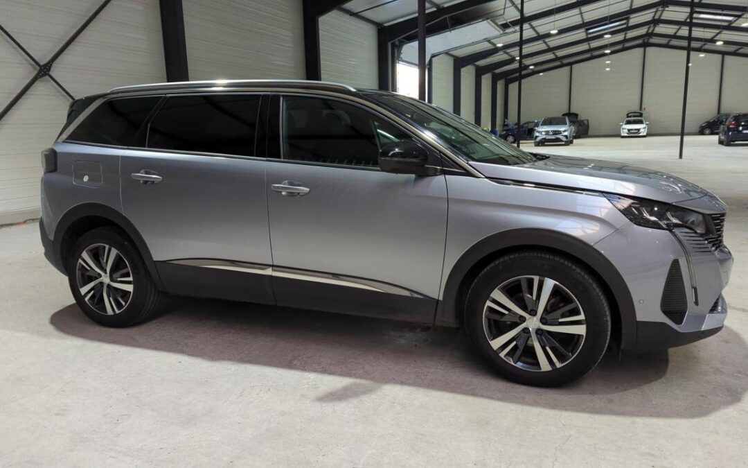 PEUGEOT 5008