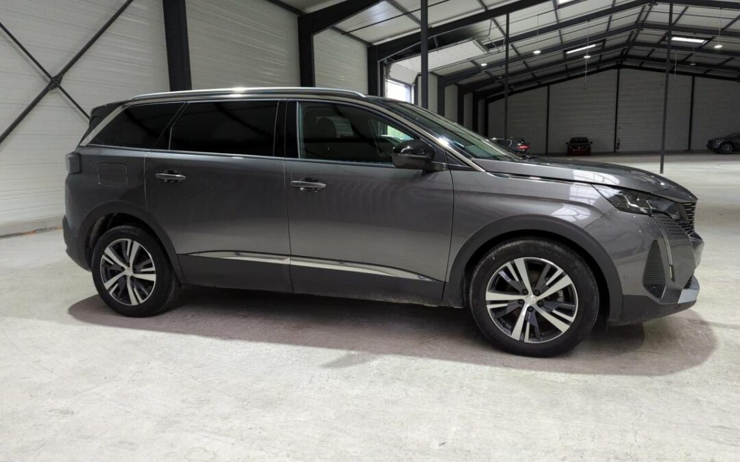 PEUGEOT 5008